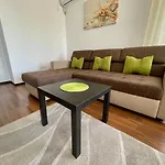 Comar Apartment Summerland Mamaia